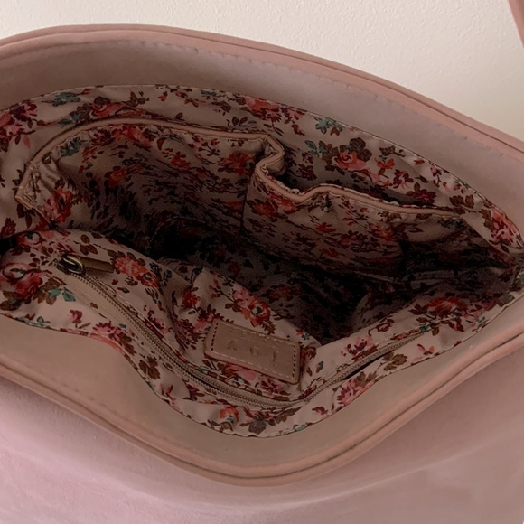 Joy|Susan, dusty rose vegan leather medium size crossbody bag - Picture 12 of 14